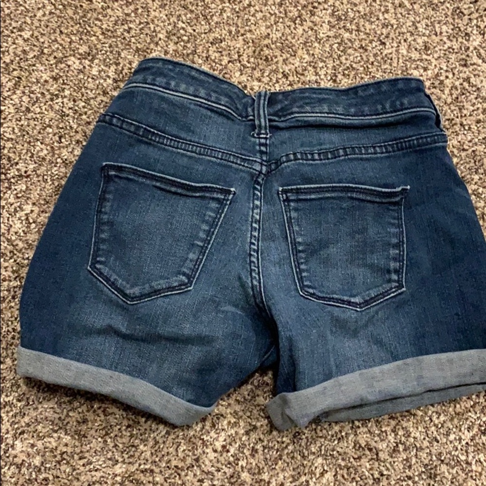 Target Universal Thread Shorts - Picture 3 of 3